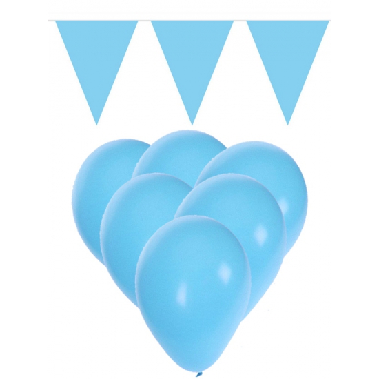 15 lichtblauwe ballonnen met 2 lichtblauwe vlaggenlijnen