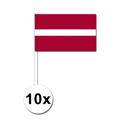 Letland zwaai vlaggetjes 10 stuks